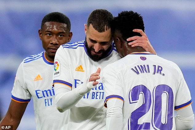 Đánh bại Sevilla, Real Madrid giữ vững ngôi đầu bảng La Liga