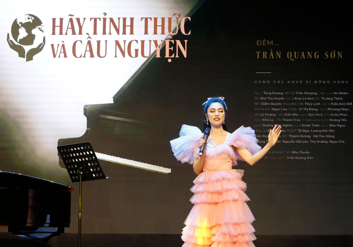 Ca sĩ Kim Huyền Sâm.