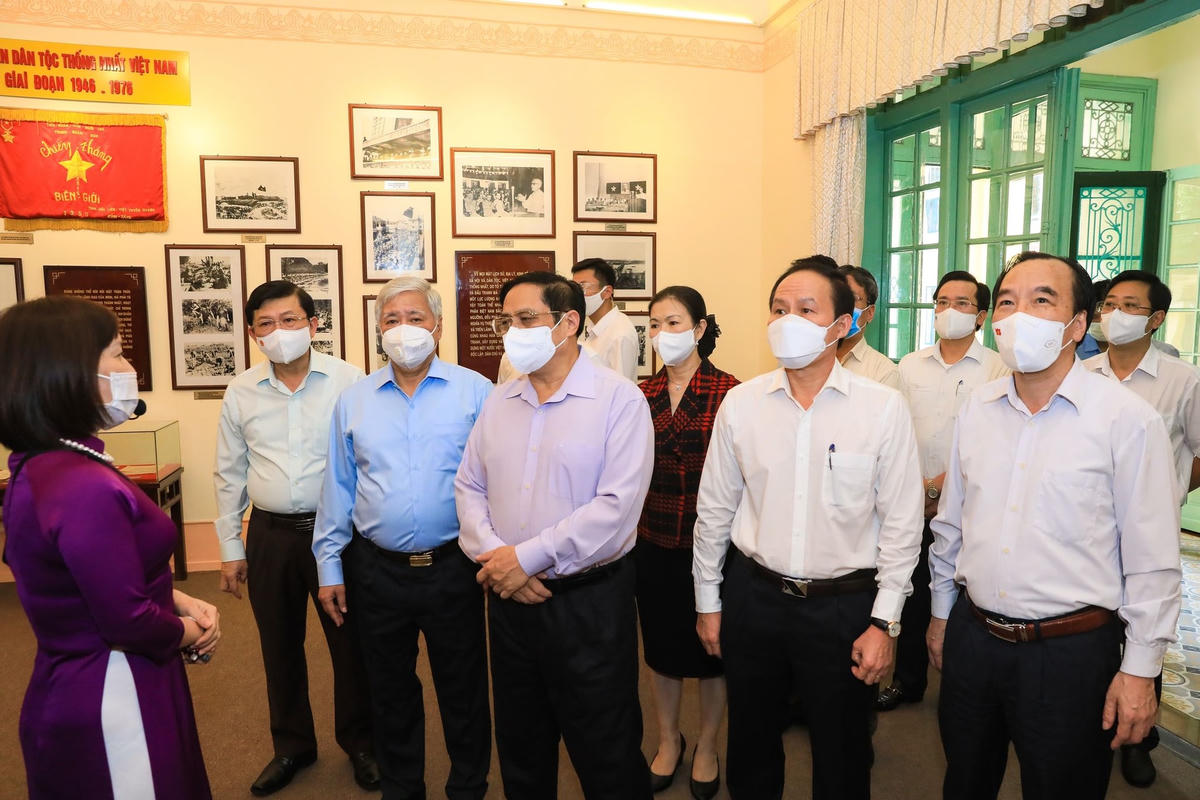 Thủ tướng Chính phủ Phạm Minh Chính thăm Bảo tàng MTTQ Việt Nam