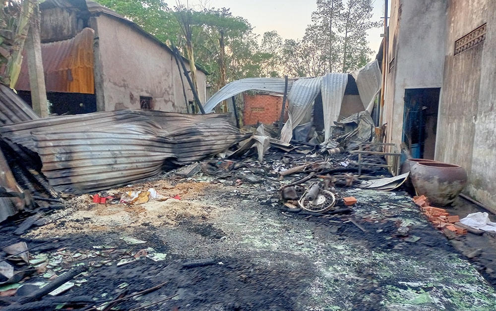 Đám cháy đã thiêu rụi hoàn toàn căn nhà của mẹ ruột của Tiến.