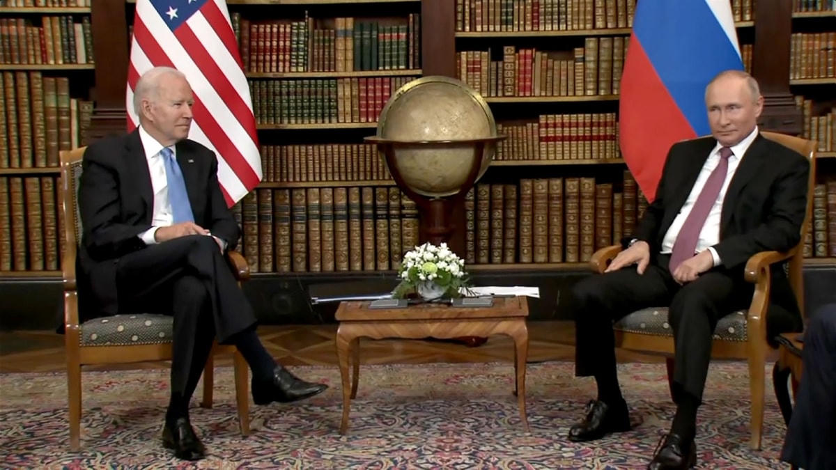 Tổng thống Mỹ Biden và Tổng thống Nga Putin tại Hội nghị thượng đỉnh Nga - Mỹ diễn ra tại Thụy Sỹ. Ảnh: Sputnik.