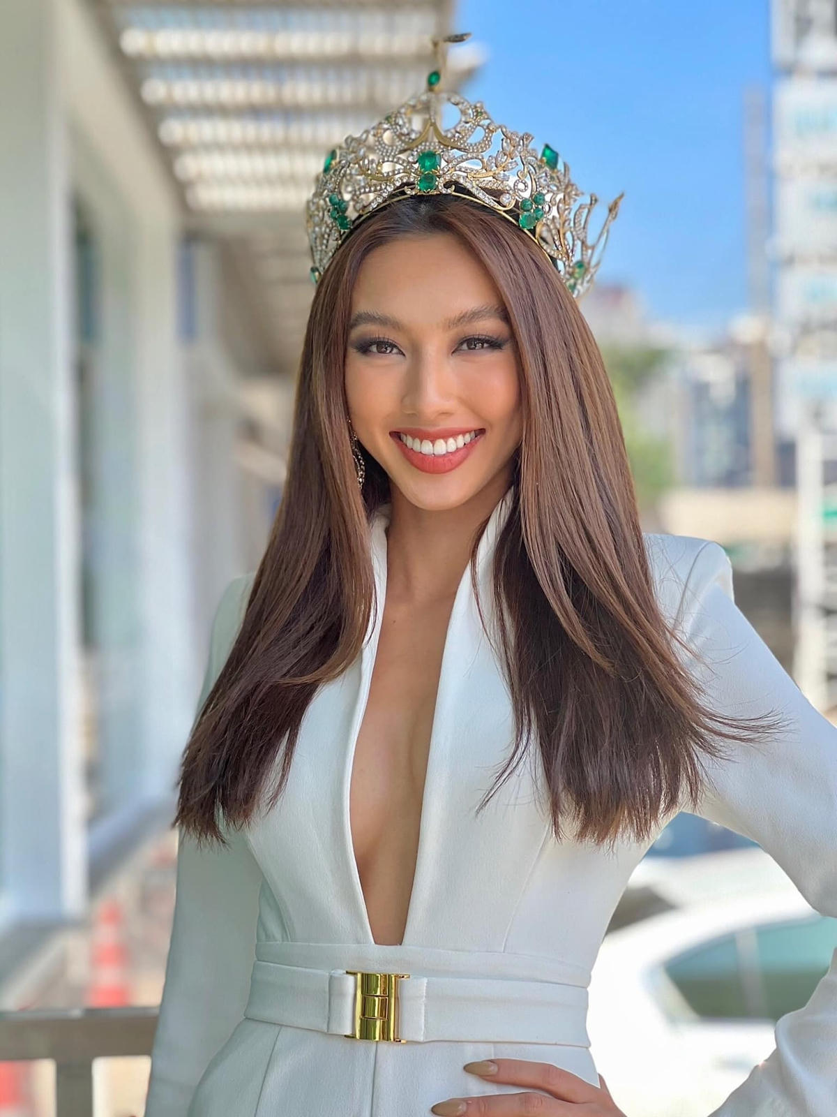 Thùy Tiên đăng quang Miss Grand Internatinal 2021.