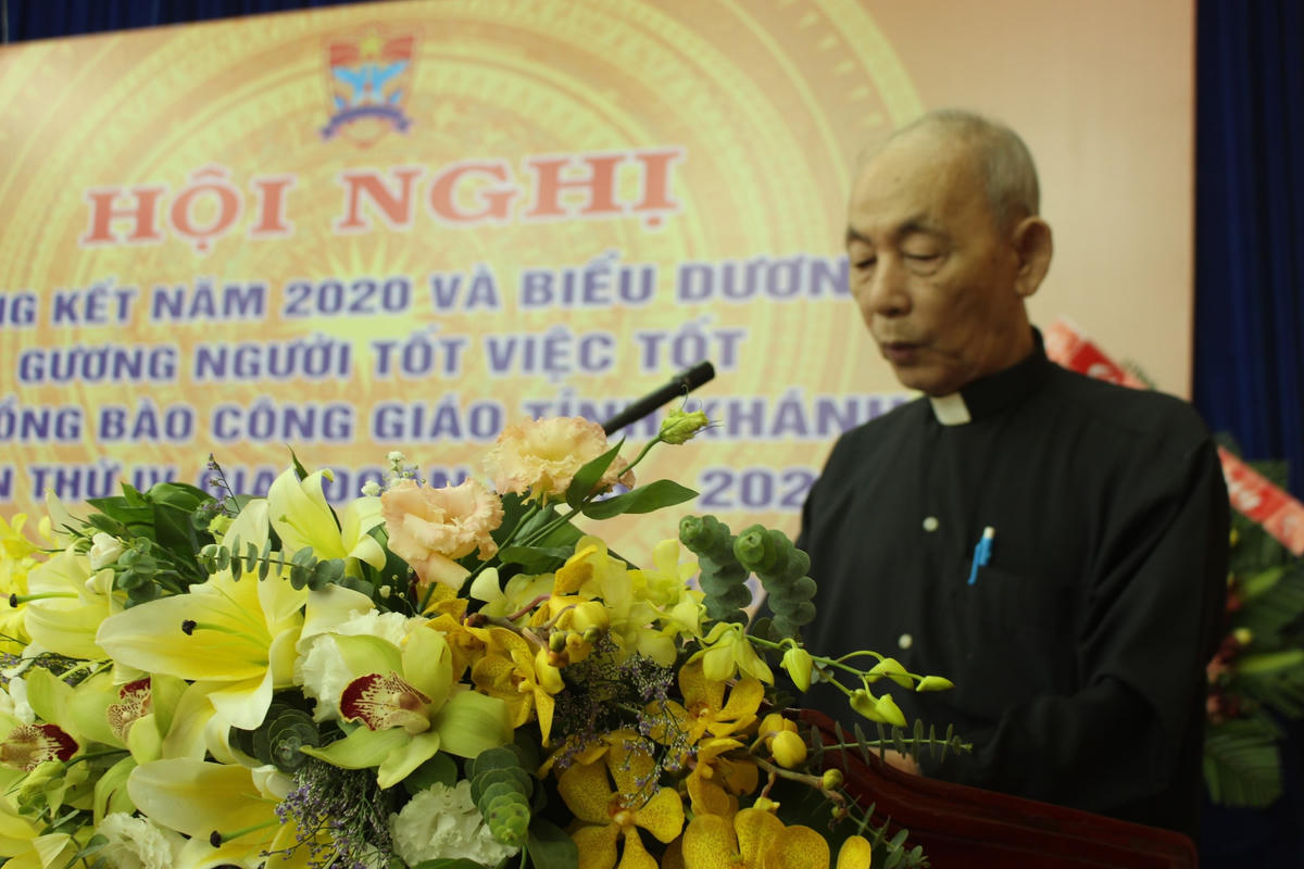 Linh mục Nguyễn văn Vĩnh, phát biểu tại hội nghị.
