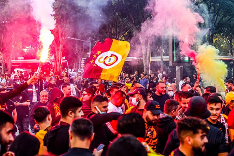 Bạo loạn liên hoàn ‘nhấn chìm’ Europa League: Bóng đá Pháp ‘ê mặt’ lần thứ 4