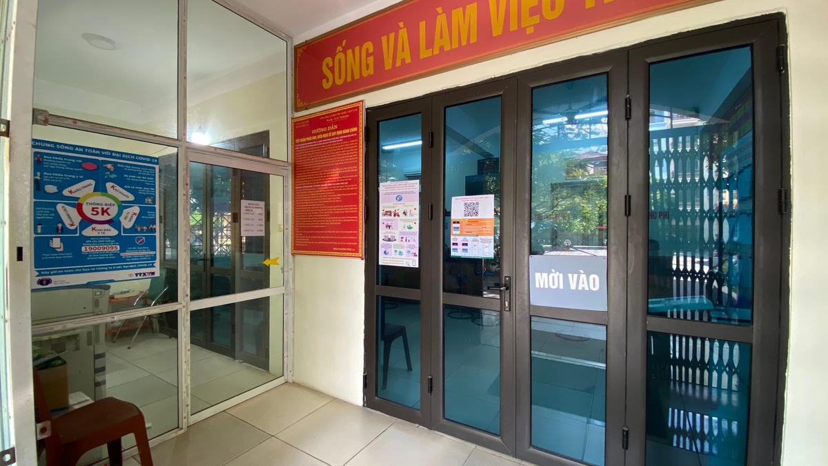 Hà Nội: Đẩy mạnh việc quét mã QR để quản lý thông tin người ra vào cơ quan, đơn vị