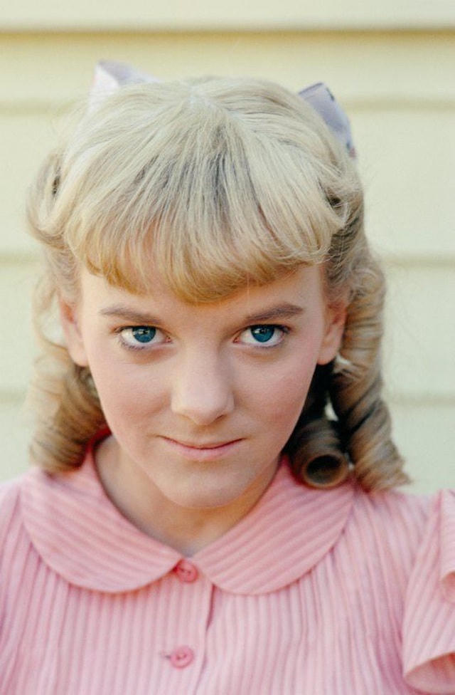 Nữ diễn viên Alison Arngrim (vào vai cô bạn xấu tính - Nellie Oleson).