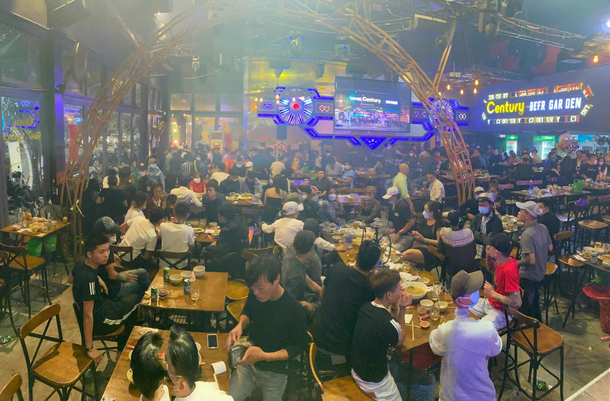 Tại thời điểm kiểm tra, lực lượng chức năng đã phát hiện 20 người dương tính với chất ma tuý.