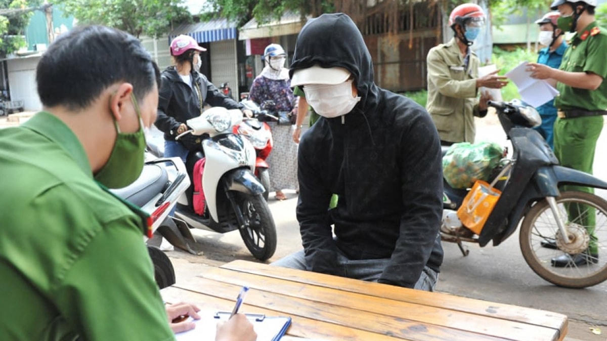 Xữ phạt các trường hợp, vi phạm phòng chống dịch Covid-19.