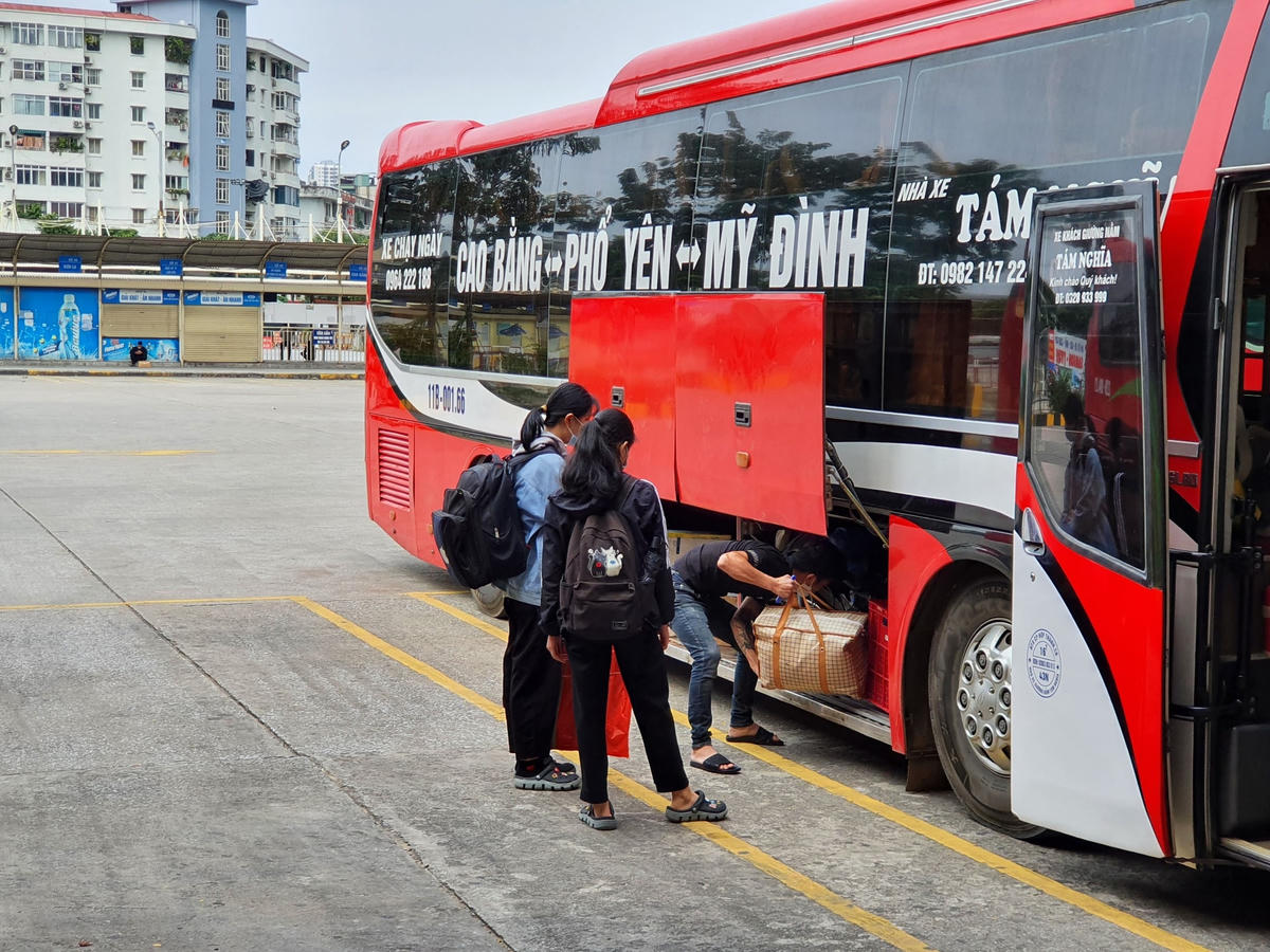 Xe khách liên tỉnh hoạt động trở lại: Đến giờ chạy, trên xe chỉ có 1 hành khách