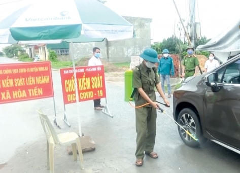 Khử trùng, cách ly chống dịch. Ảnh minh họa.