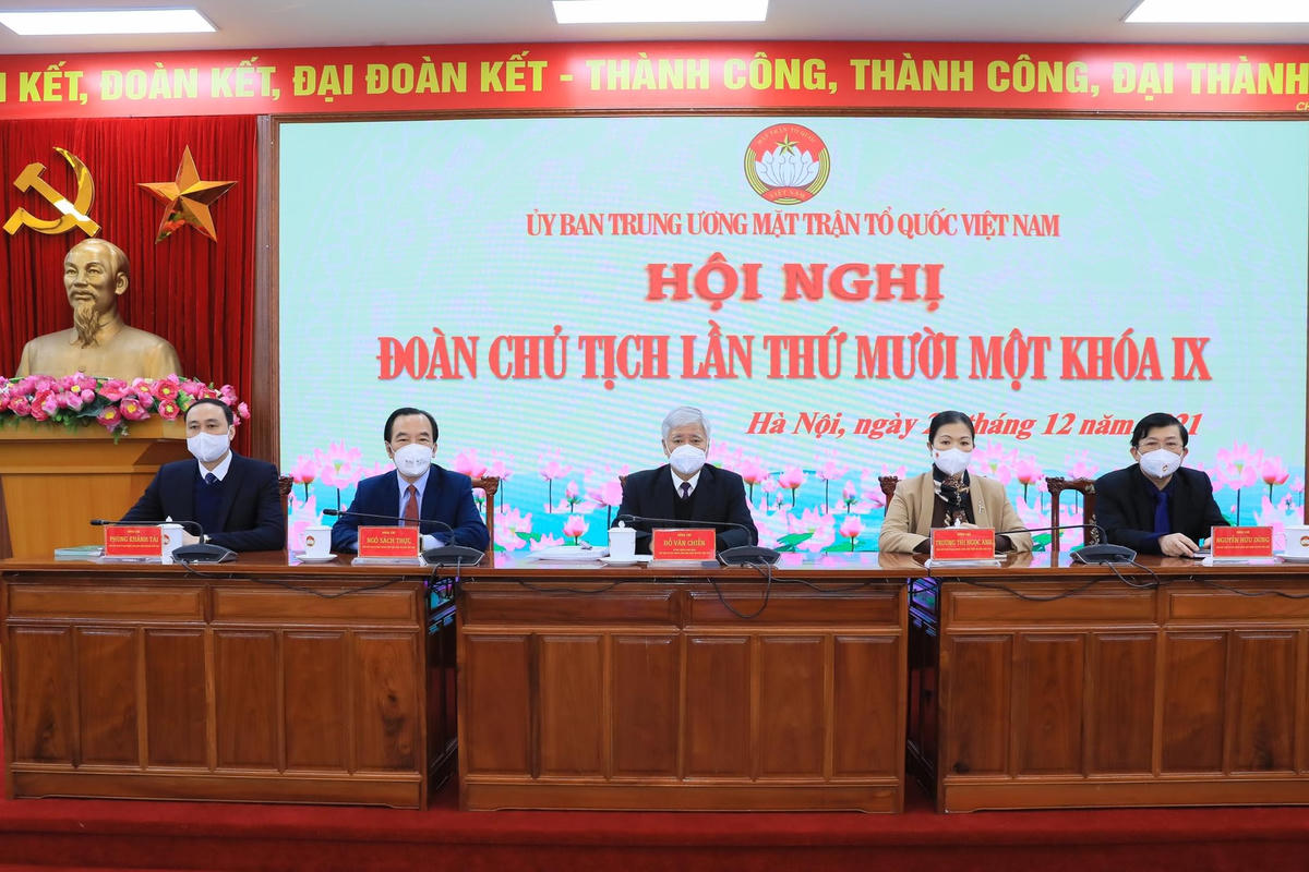 Đoàn Chủ tịch chủ trì Hội nghị. Ảnh: Quang Vinh.