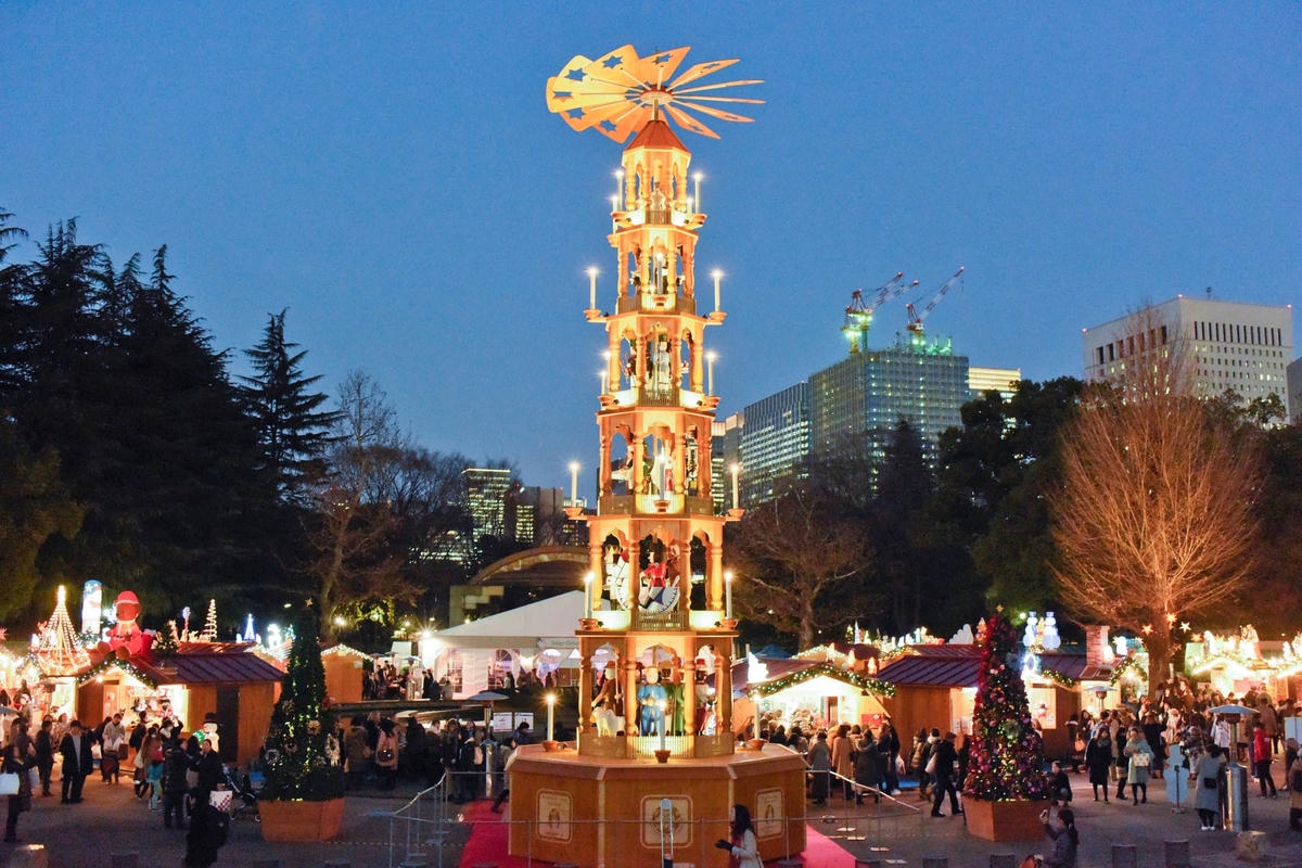Khu chợ Giáng sinh Tokyo ngập tràn sắc màu. Ảnh: The Japan Times.  