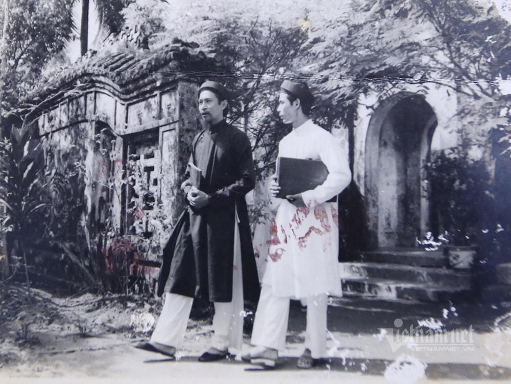 NSƯT Tiến Hợi (phải) đóng vai Bác Hồ trong phim “Hẹn gặp lại Sài Gòn”.