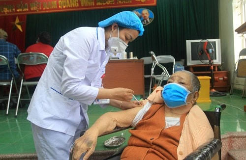 Hải Phòng tiêm vaccine phòng, chống Covid-19 cho người dân.
