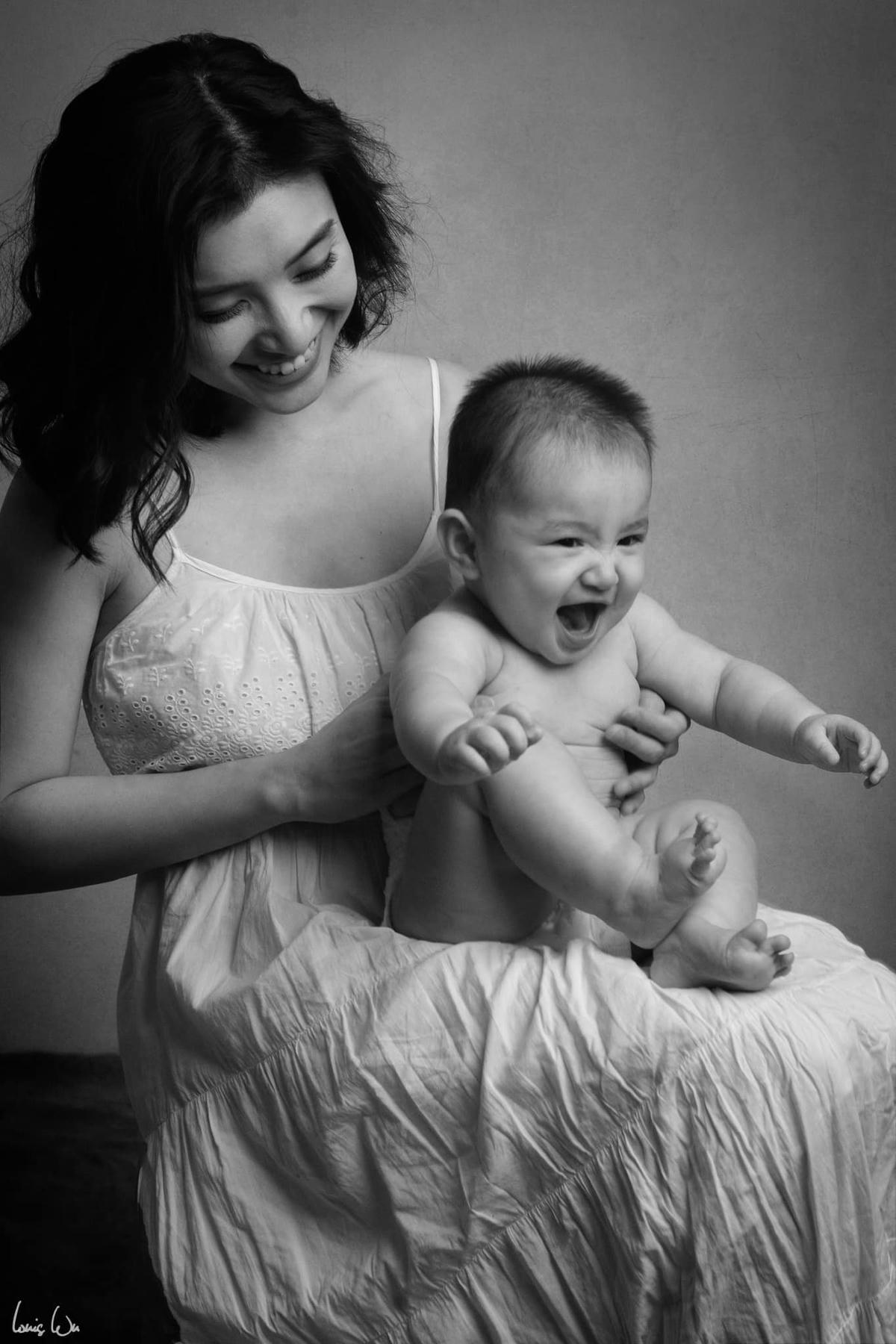 Tiêu Châu Như Quỳnh sinh con ở Mỹ. Con gái của cô hiện đã 8 tháng tuổi. Cả gia đình mới trở về Việt Nam trong thời gian gần đây.