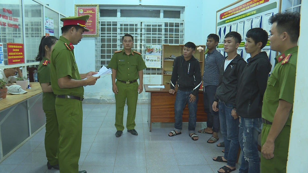 Nhiều đối tượng bị bắt tạm giam vì mang hung khí đi hỗn chiến.