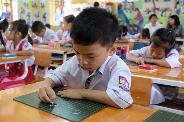 Học trước vào lớp 1 vô tình tạo áp lực cho trẻ. Ảnh minh họa.