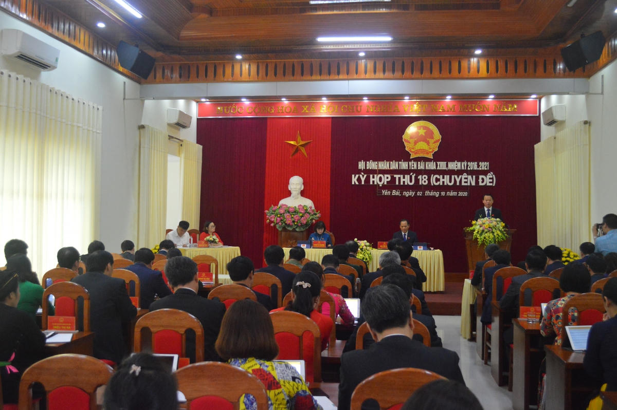 Quang cảnh kỳ họp HĐND tỉnh Yên Bái sáng 2/10.