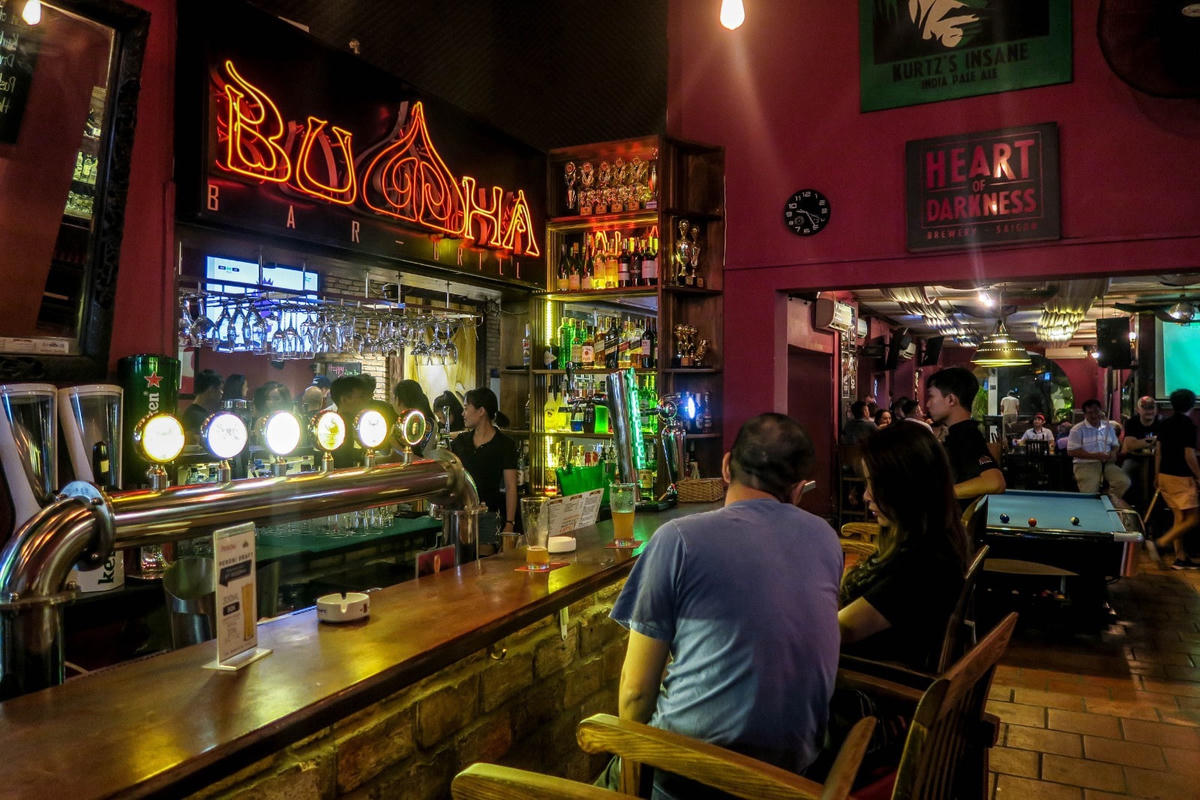 Quán bar Buddha trước lúc phát hiện là ổ dịch Covid-19 tại Q.2, TP HCM.