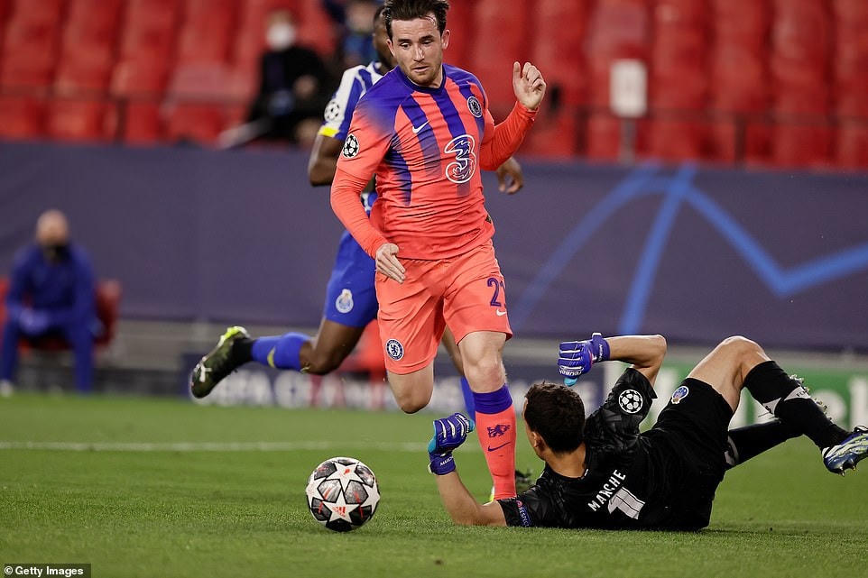 Ben Chilwell đã chấm dứt hy vọng của Porto bằng bàn thắng ấn định chiến thắng 2-0 ở phút 85.