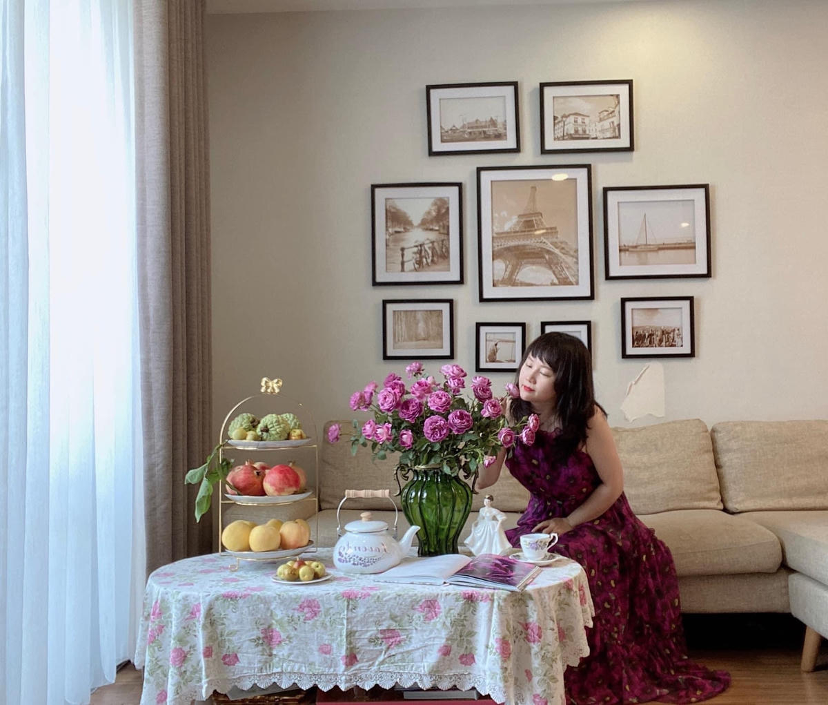 Chị Nguyễn Nha Trang thường "săn" các loài hoa "lạ" để tân trang cửa nhà. Thời gian này, chị cũng không bỏ qua trend "săn" hoa Tử Châu cùng hội chị em Hà Thành. 