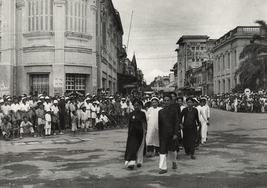 Quang cảnh ngày khai mạc Tuần lễ Vàng, ngày 16/9/1945.