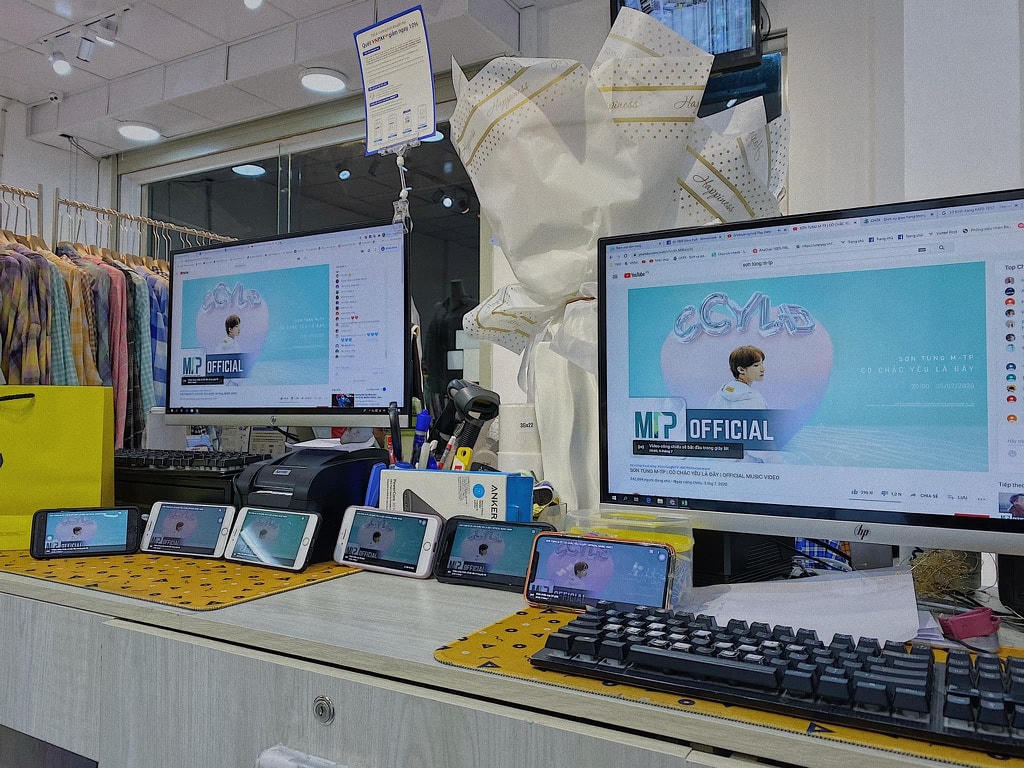 Cuộc đua view của các nghệ sĩ trẻ