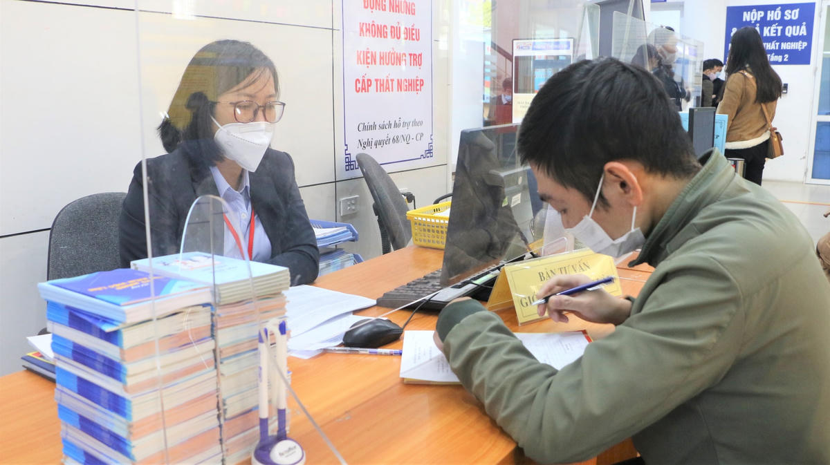 Bước vào những ngày cuối năm, nhu cầu tìm kiếm việc làm của người lao động tăng cao.