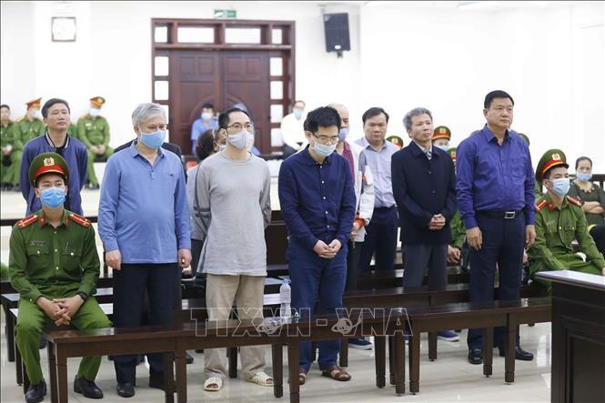 Ông Đinh La Thăng bị tuyên 11 năm tù, bồi thường 200 tỷ đồng trong vụ 'Ethanol Phú Thọ'