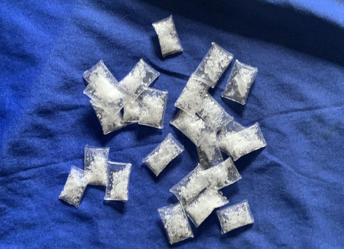 Tang vật (nghi ma túy đá) lực lượng Công an thu giữ.