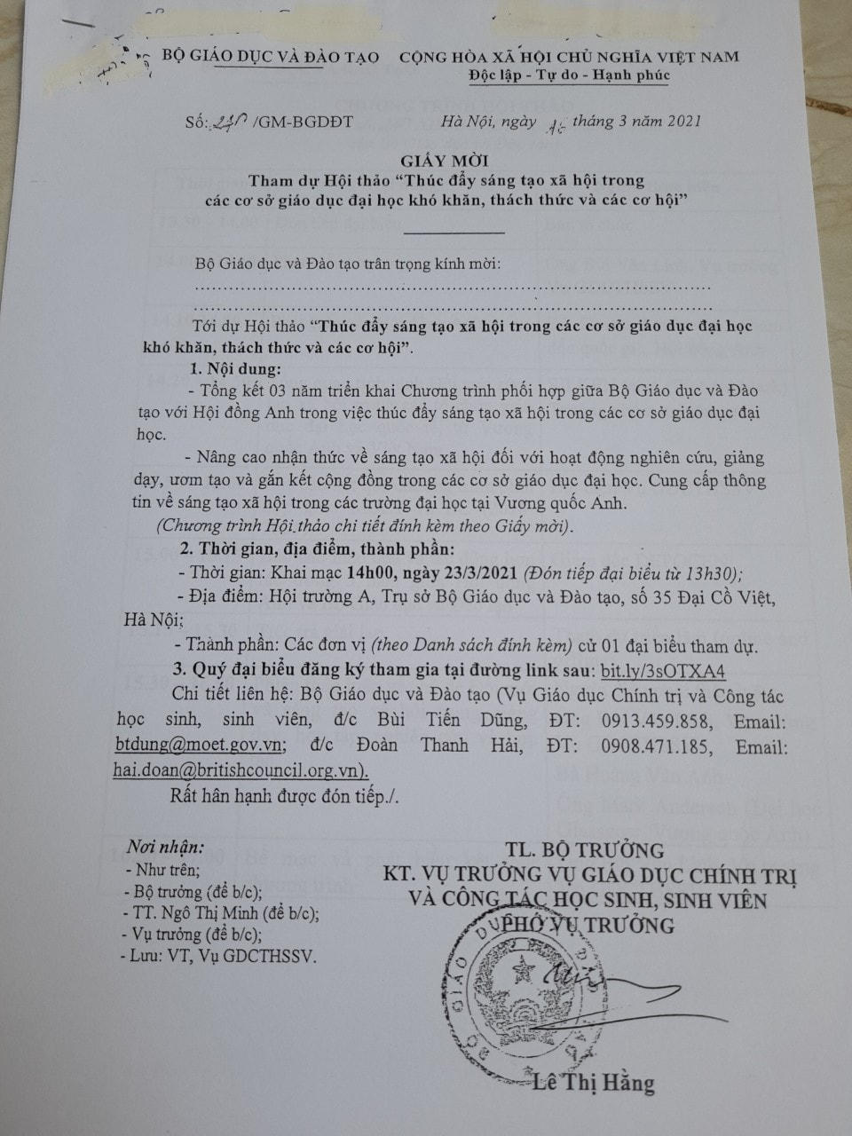 Văn bản thể hiện Phó Vụ trưởng Lê Thị Hằng ký thừa lệnh sai quy định.