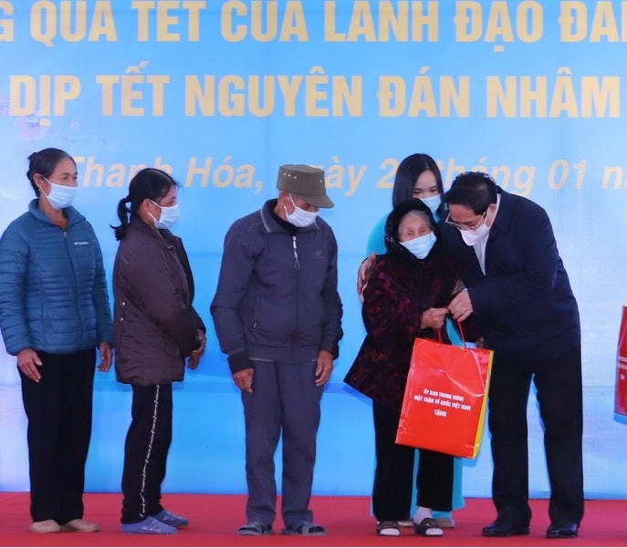Những món quà Tết được Thủ tướng Chính phủ ân cần trao tặng cho người có công với cách mạng, người có hoàn cảnh khó khăn.