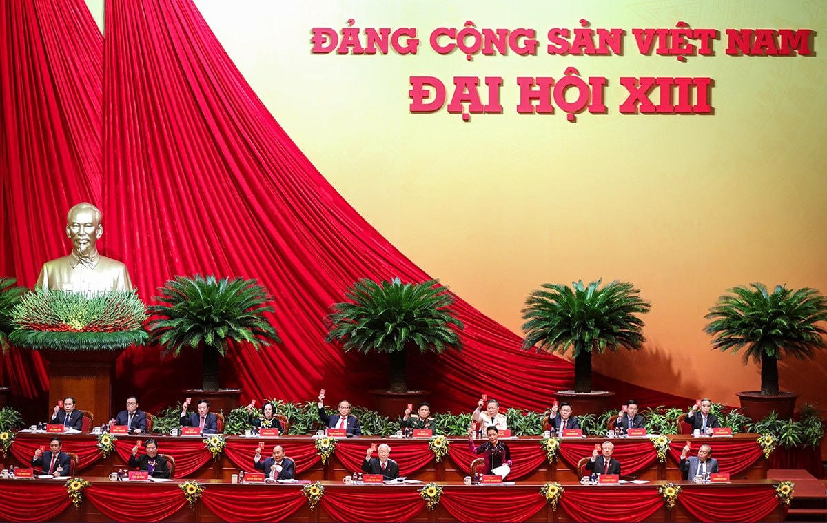 Các đại biểu biểu quyết tại Đại hội.