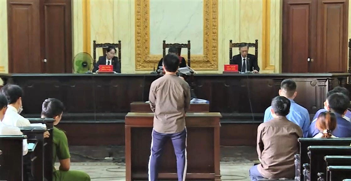 Quang cảnh phiên xét xử 19 bị cáo liên quan đến Tuấn “khỉ” ngày 15/12. Ảnh: Hồng Phúc.
