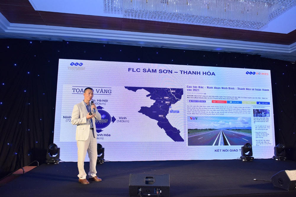 Premier District sở hữu vị trí đắc địa thuận lợi cho phát triển giao thương khi vừa tọa lạc giữa quần thể nghỉ dưỡng 5 sao FLC Sầm Sơn, vừa nằm trên tuyến giao thông huyết mạch Nam Sông Mã kết nối trực tiếp thành phố Thanh Hóa và tuyến đường ven biển Hồ Xuân Hương. Ưu thế này giúp dự án có thể tiếp cận hàng vạn lượt du khách ghé thăm Sầm Sơn mỗi năm, mang đến triển vọng sinh lời bền vững cho giới đầu tư.