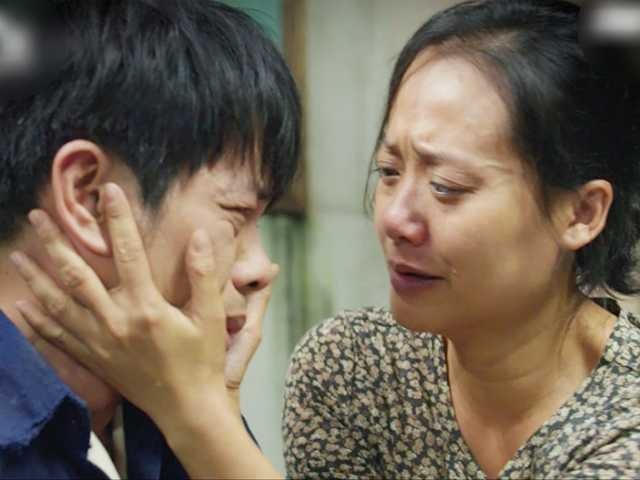 Diễn xuất của Thái Hòa, Hồng Ánh trong một phân cảnh của phim. 