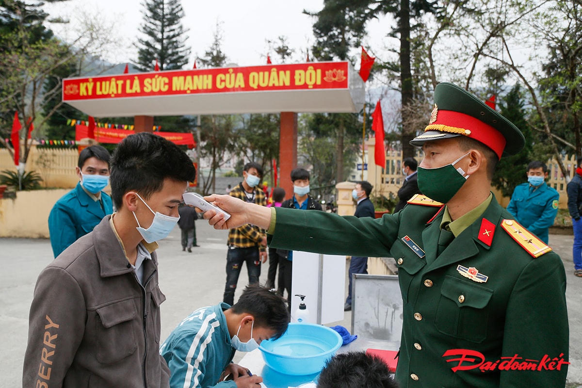 Mèo Vạc: Thanh niên 2K vùng cao lên đường tòng quân