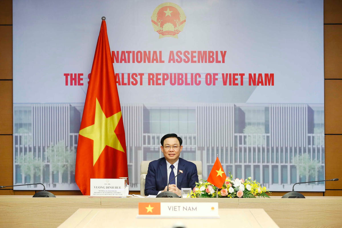 Chủ tịch Quốc hội Vương Đình Huệ tại hội đàm.