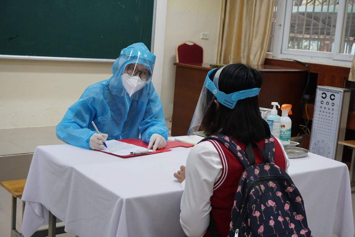 Hà Nội diễn tập để đón học sinh trở lại trường sau Tết