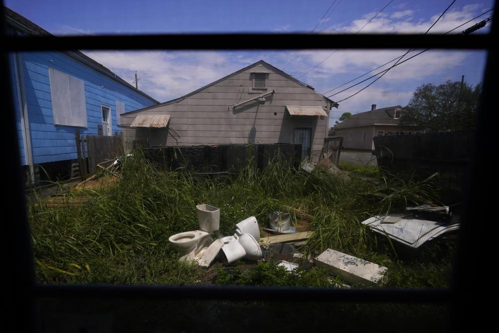 Căn nhà bị tàn phá do cơn bão Ida của Blunt ở bang Louisiana (Mỹ). Ảnh: AP.