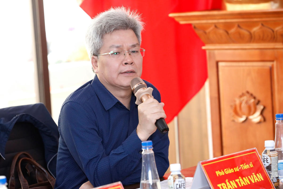 PGS.TS Trần Tân Văn - Viện trưởng Viện Khoa học Địa chất và Khoáng sản. Ảnh: Quang Vinh.