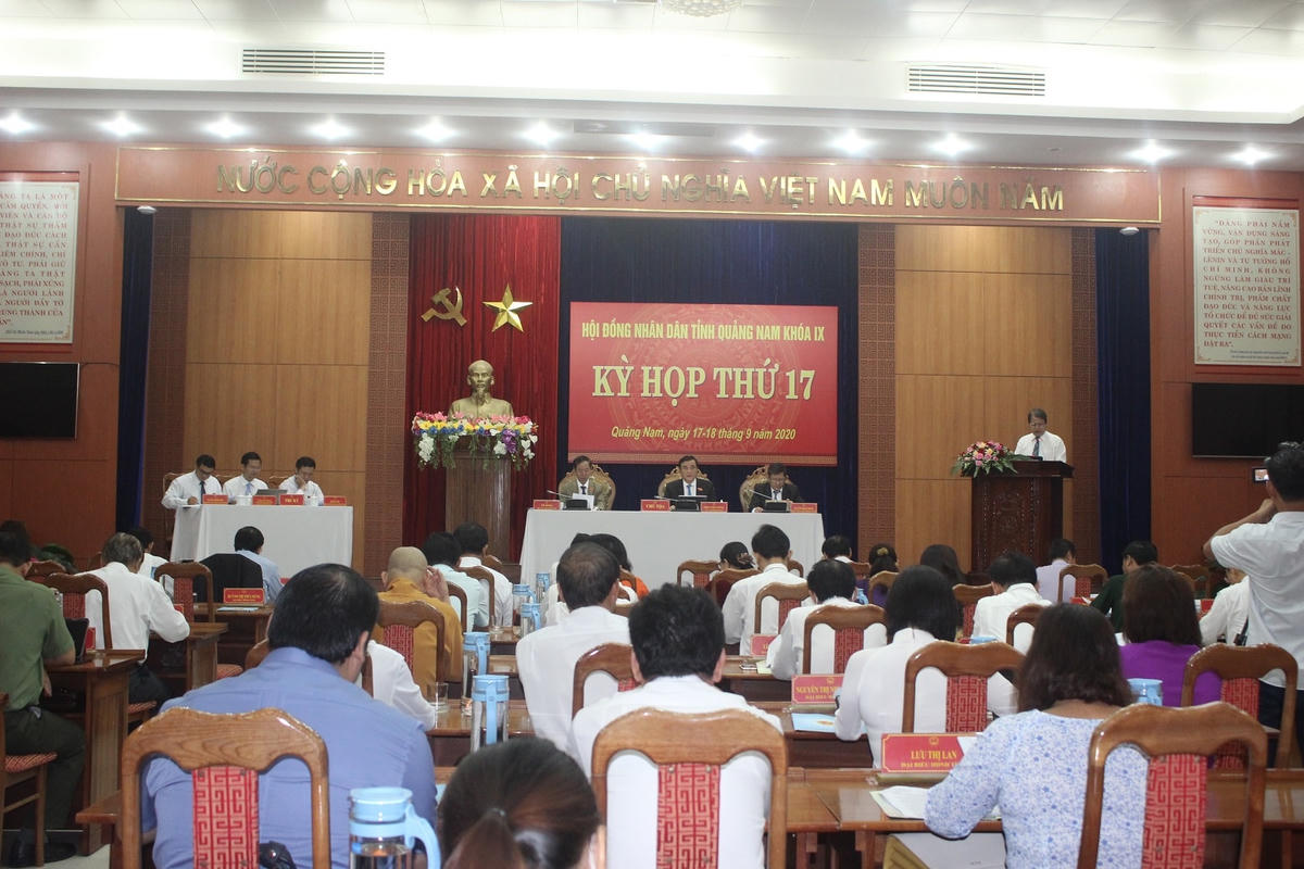 Quang cảnh kỳ họp HĐND lần thứ 17, khóa IX.