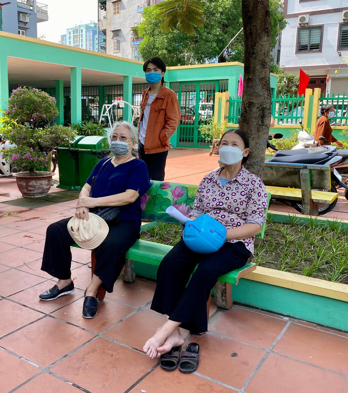 Tuy nhiên, cũng có trường hợp người dân không thể thực hiện mũi tiêm này do có tiền sử dị ứng và bệnh nền.
