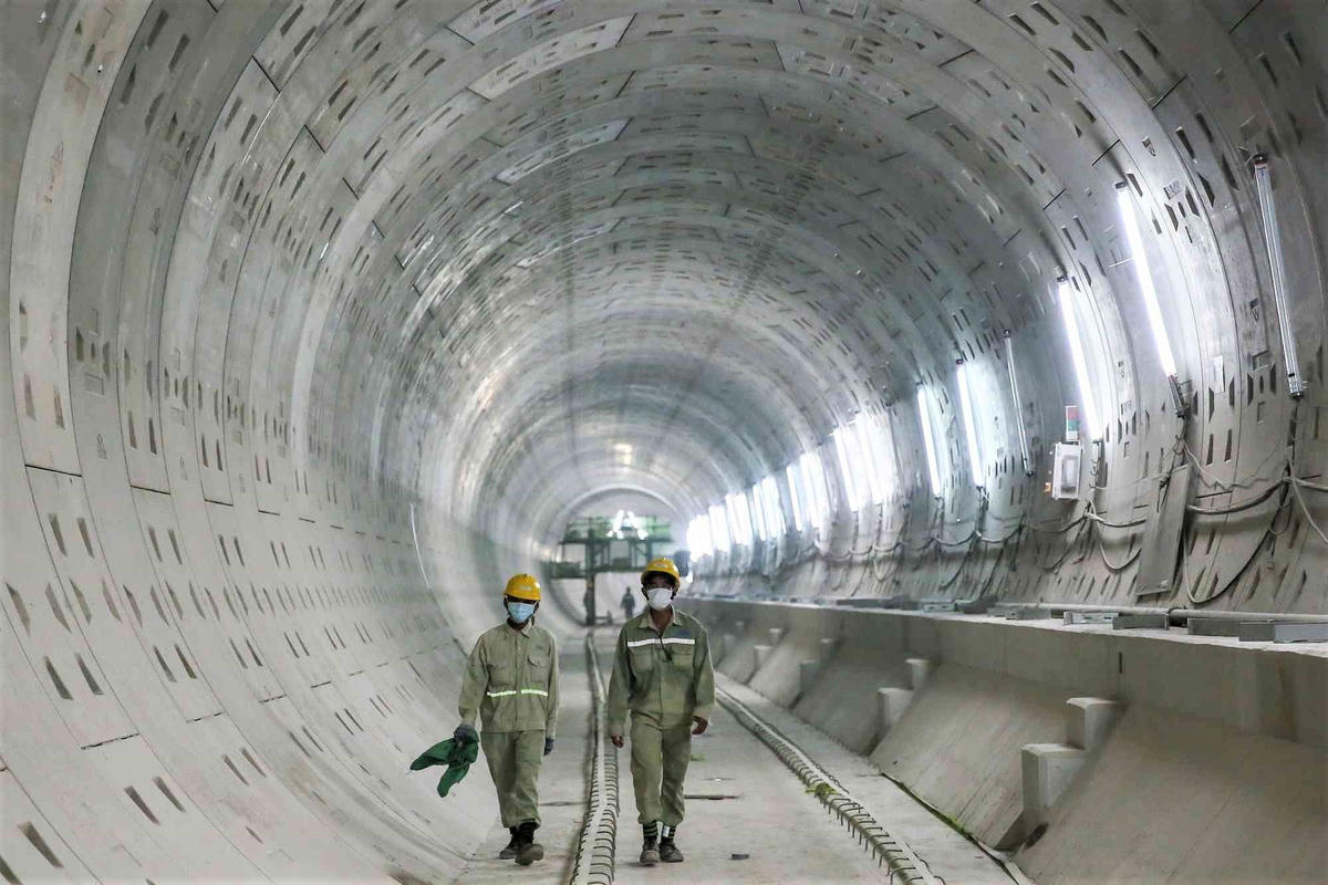 TP HCM đẩy mạnh thi đua triển khai dự án Tuyến đường sắt đô thị số 1 để đến năm 2021 khánh thành.