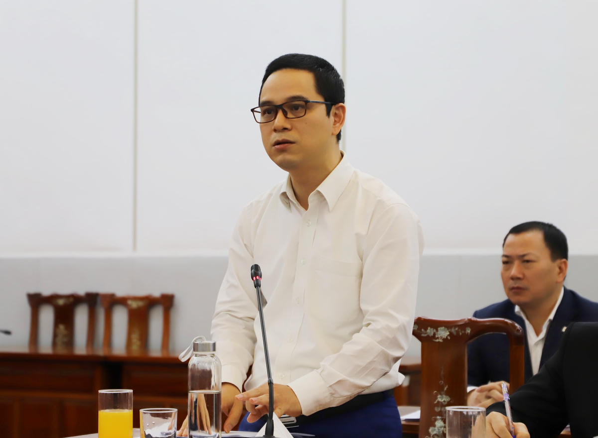Ông Tạ Minh Tuấn, trợ lý Chủ tịch UBTƯ MTTQ Việt Nam phát biểu tại Hội nghị. 