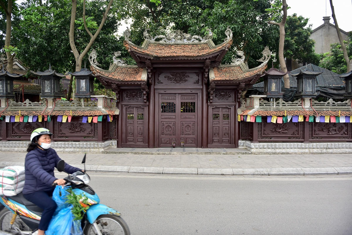 [ẢNH] Ngôi chùa cổ có tượng Phật từ đá quý nguyên khối nặng 600 kg