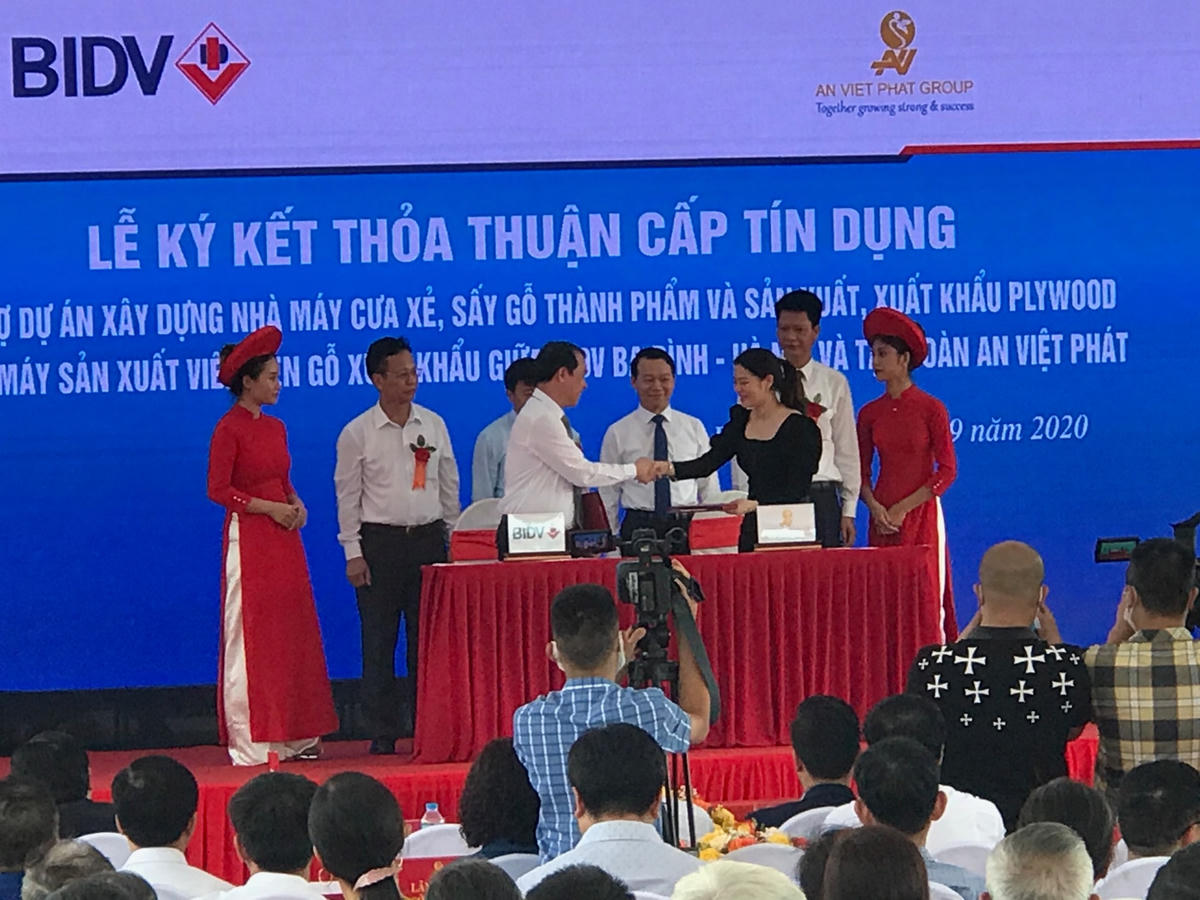 Ký kết thoả thuận tín dụng và làm lễ khởi công xây dựng Nhà máy gỗ AVP.