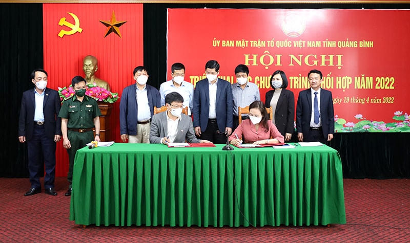 Mặt trận tỉnh Quảng Bình ký kết với các ban, ngành chương trình phối hợp năm 2022.