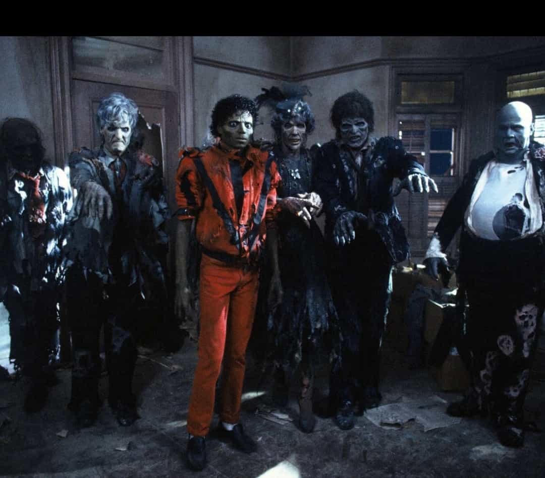 Một trong những video nổi tiếng nhất trong lịch sử âm nhạc đại chúng, “Thriller” có sự tham gia của người mẫu kiêm diễn viên người Mỹ Ola Ray.  