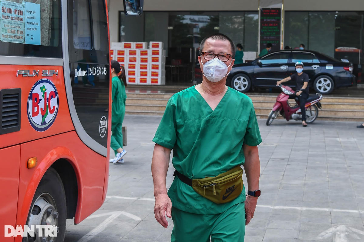 Ông Mẫn hiện đang là chủ tịch của một công ty viễn thông đã tình nguyện vào tâm dịch Bắc Giang giúp đỡ y bác sĩ và người dân vùng dịch.  